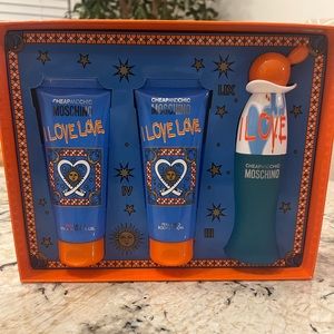 Moschino I Love Love Gift Set